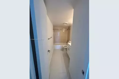 401 Golden Isles Dr #712, Hallandale Beach, FL 33009 - Photo 17