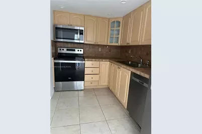 2333 Brickell Ave #1607, Miami, FL 33129 - Photo 9