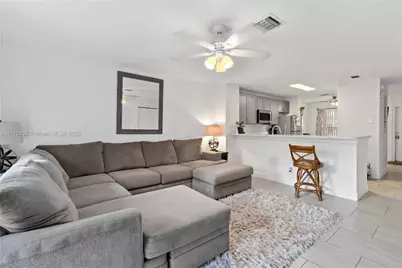 2452 SW 99th Way #2452, Miramar, FL 33025 - Photo 9