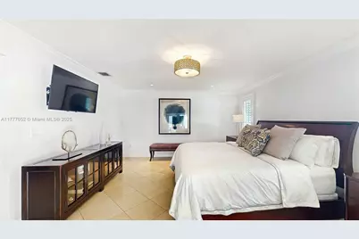 8860 SW 155th Ter, Palmetto Bay, FL 33157 - Photo 13