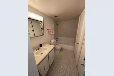 496 NW 165th St Rd #D-611, Miami, FL 33169 - Photo 5