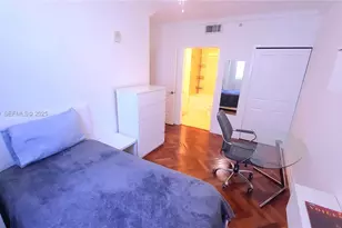 170 SE 14th St, Miami, FL 33131 - Photo 33