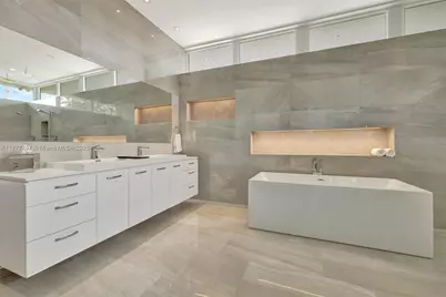 907 Diplomat Pkwy, Hallandale Beach, FL 33009 - Photo 23