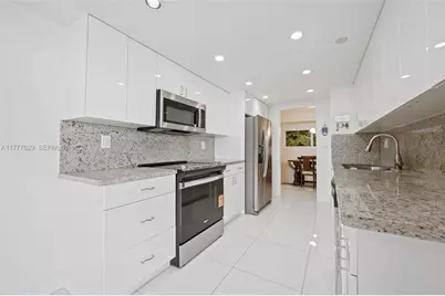 2000 Towerside Ter #805, Miami, FL 33138 - Photo 9