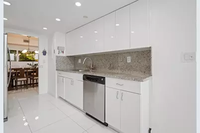 2000 Towerside Ter #805, Miami, FL 33138 - Photo 13