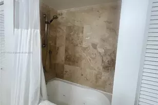 41 SE 5th St, Miami, FL 33131 - Photo 55