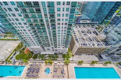 1200 Brickell Bay Dr #2515, Miami, FL 33131 - Photo 3