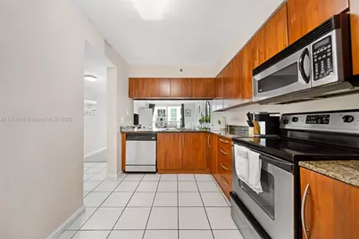 1200 Brickell Bay Dr #2515, Miami, FL 33131 - Photo 15