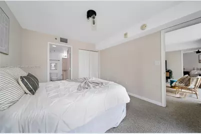 1200 Brickell Bay Dr #2515, Miami, FL 33131 - Photo 19