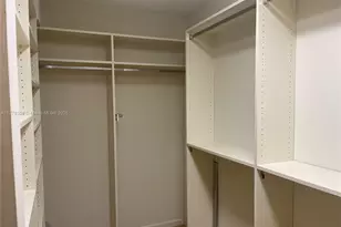 950 SW 138th Ave, Pembroke Pines, FL 33027 - Photo 15