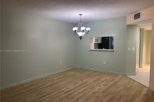 950 SW 138th Ave, Pembroke Pines, FL 33027 - Photo 5