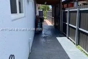 1012 E 20th St, Hialeah, FL 33013 - Photo 25