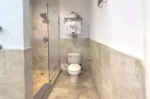 420 15th St, Miami Beach, FL 33139 - Photo 17