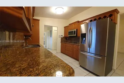 14426 NW 88th Ave, Miami Lakes, FL 33018 - Photo 11