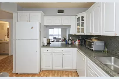 3195 Foxcroft Rd #F302, Miramar, FL 33025 - Photo 3