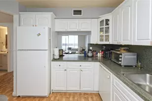 3195 Foxcroft Rd, Miramar, FL 33025 - Photo 3