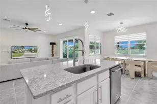 1348 Silk Oak Dr, Hollywood, FL 33021 - Photo 23