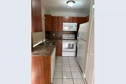 6548 NW 170 Terrace #6548, Hialeah, FL 33015 - Photo 5