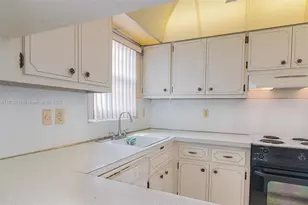 2500 NE 48th Ln, Fort Lauderdale, FL 33308 - Photo 19