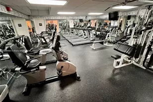 2899 Collins Ave, Miami Beach, FL 33140 - Photo 19