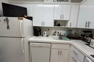 2899 Collins Ave, Miami Beach, FL 33140 - Photo 13