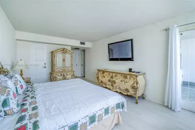 18031 Biscayne Blvd #1904, Aventura, FL 33160 - Photo 29
