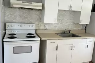 756 NW 5th St, Hallandale Beach, FL 33009 - Photo 9