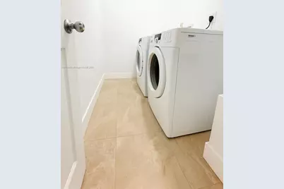 800 NE 199th St #105D, Miami, FL 33179 - Photo 9