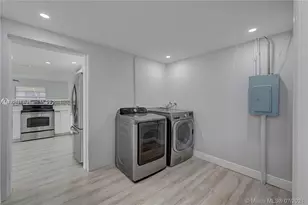 3673 W Valley Green Dr, Davie, FL 33328 - Photo 17