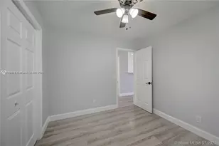 3673 W Valley Green Dr, Davie, FL 33328 - Photo 15