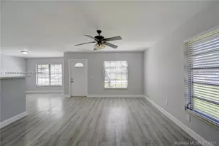 3673 W Valley Green Dr, Davie, FL 33328 - Photo 7