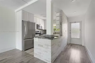4200 Crystal Lake Dr #303, Deerfield Beach, FL 33064 - Photo 5