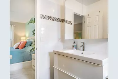 5121 W Oakland Park Blvd #205, Lauderdale Lakes, FL 33313 - Photo 5