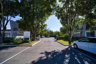 770 NE 123rd St #9, North Miami, FL 33161 - Photo 11