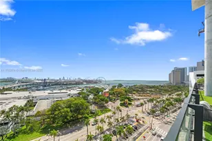 398 NE 5th St, Miami, FL 33132 - Photo 3