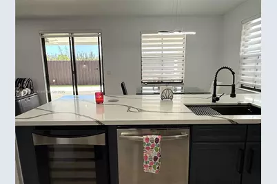 10060 NW 86th Ter, Doral, FL 33178 - Photo 9