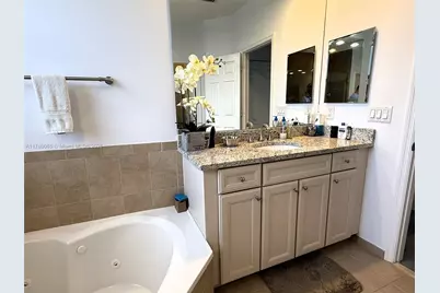 10060 NW 86th Ter, Doral, FL 33178 - Photo 31