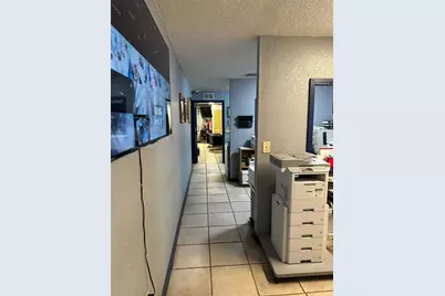 9180 NW 119th St #10, Hialeah Gardens, FL 33018 - Photo 11