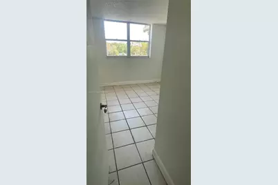 1805 Sans Souci Blvd #302, North Miami, FL 33181 - Photo 9