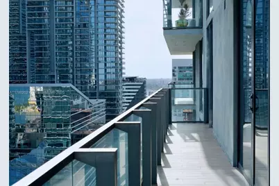 68 SE 6th St #2001, Miami, FL 33131 - Photo 9