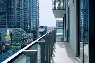 68 SE 6th St, Miami, FL 33131 - Photo 9