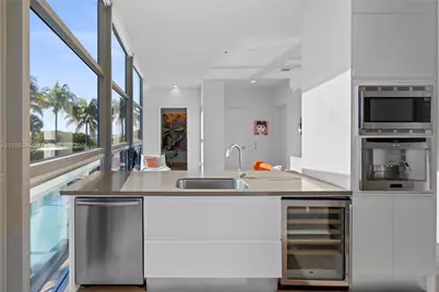 5875 Collins Ave #201, Miami Beach, FL 33140 - Photo 11
