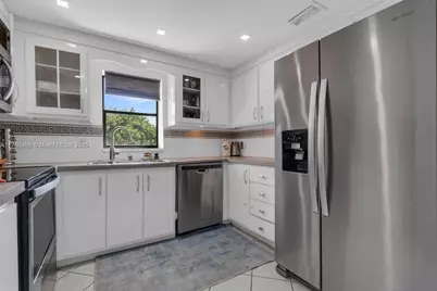 16300 Golf Club Rd #401, Weston, FL 33326 - Photo 3