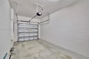 4208 N Dixie Hwy, Oakland Park, FL 33334 - Photo 19