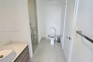 121 NE 34th St, Miami, FL 33137 - Photo 17