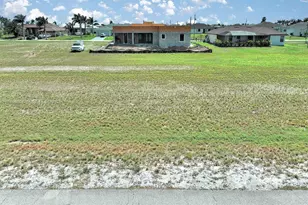 1037 NW 37th Pl, Cape Coral, FL 33993 - Photo 3