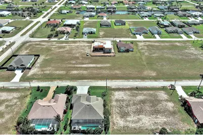 1037 NW 37th Pl, Cape Coral, FL 33993 - Photo 15