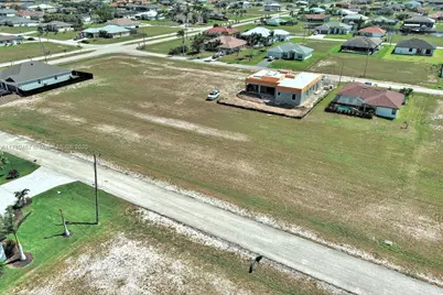 1037 NW 37th Pl, Cape Coral, FL 33993 - Photo 9