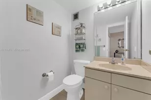 2101 Atlantic Shores Blvd, Hallandale Beach, FL 33009 - Photo 13