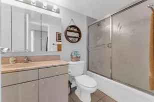 2101 Atlantic Shores Blvd, Hallandale Beach, FL 33009 - Photo 9
